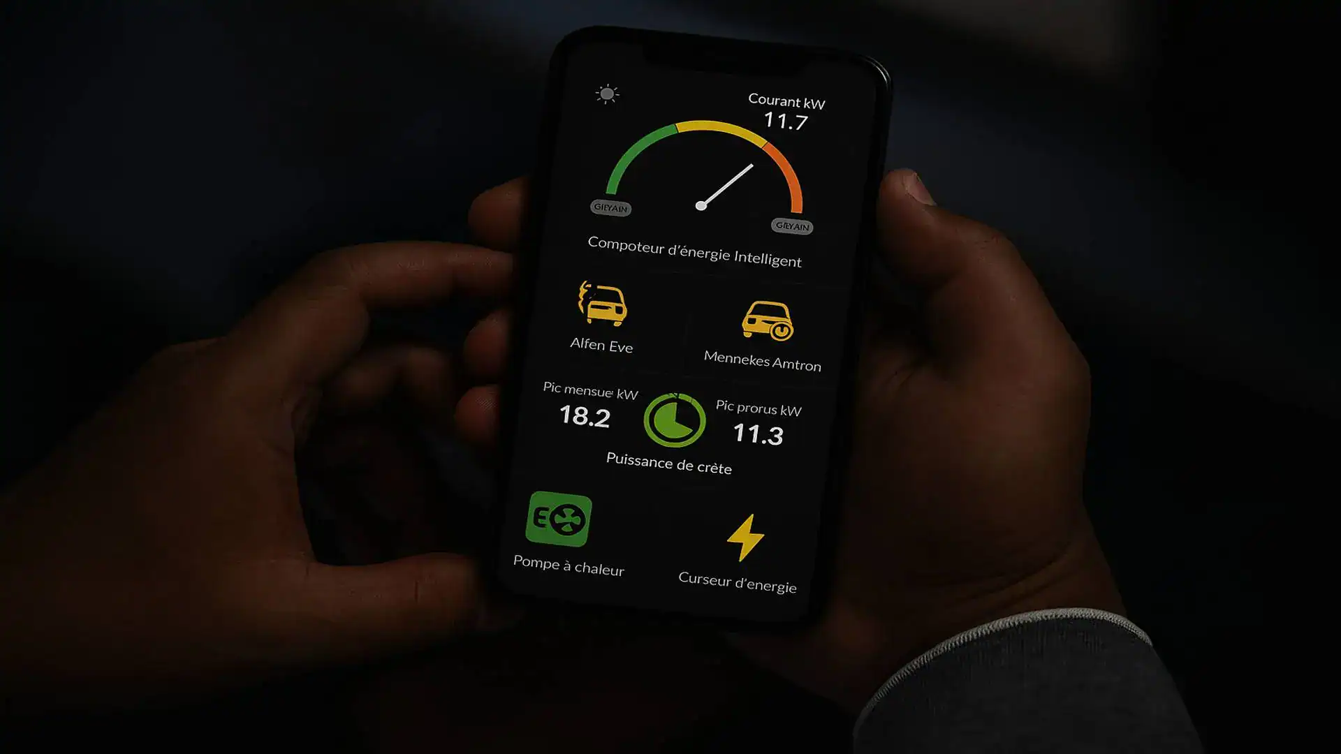 Energie monitoring app op smartphone voor voertuigen, elektrisch rijden en energie management.