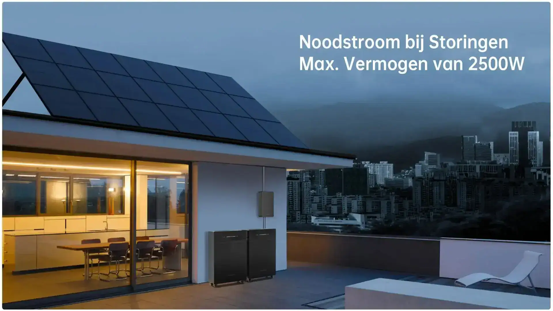 Energieopslag en zonnewering op dakterras in stedelijke omgeving met uitzicht.